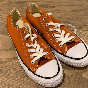NEVER WORN ORANGE CONVERSE